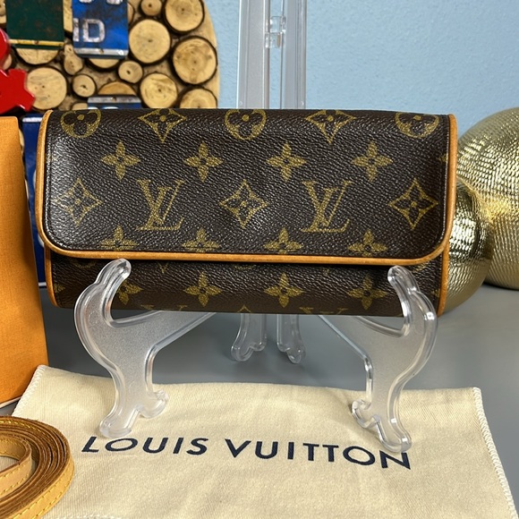 Louis Vuitton Pochette Twin PM Bag - Picture 3 of 14